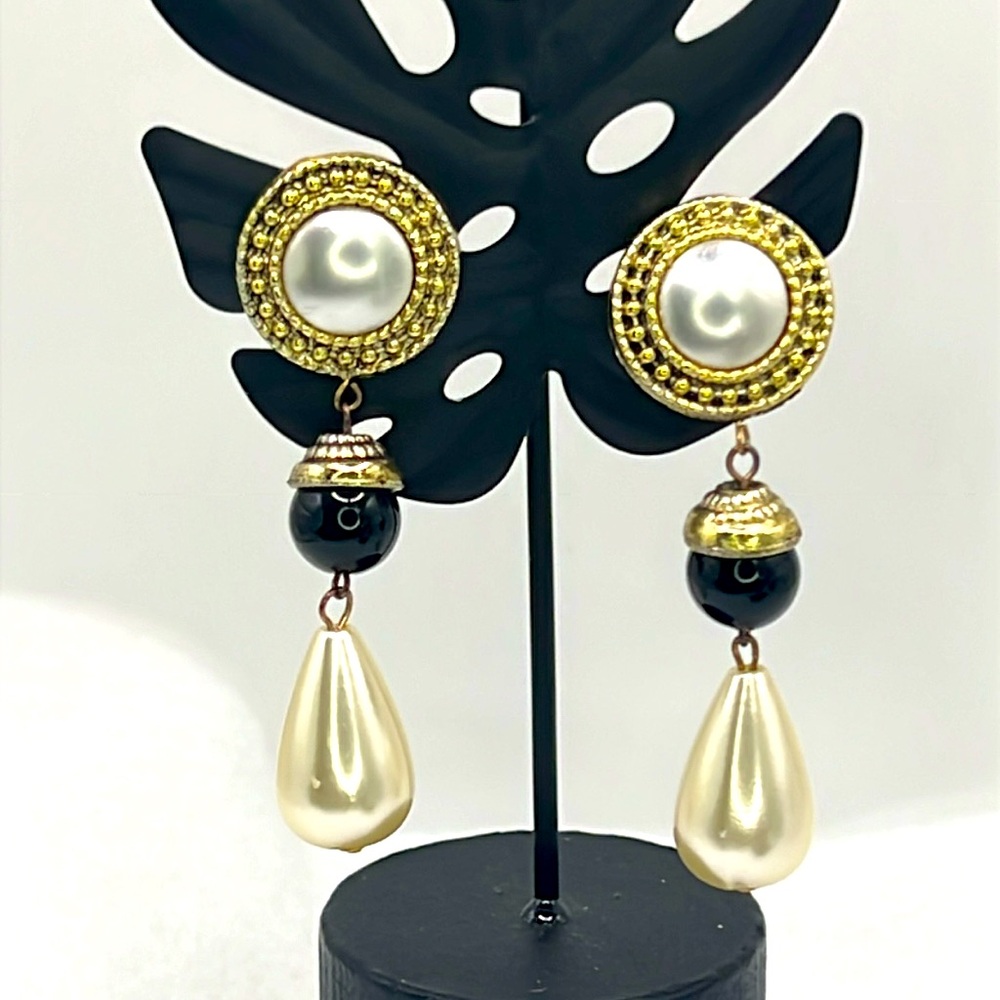 Vintage Faux Pearl Dangle Clip on Earrings approx 3 inches